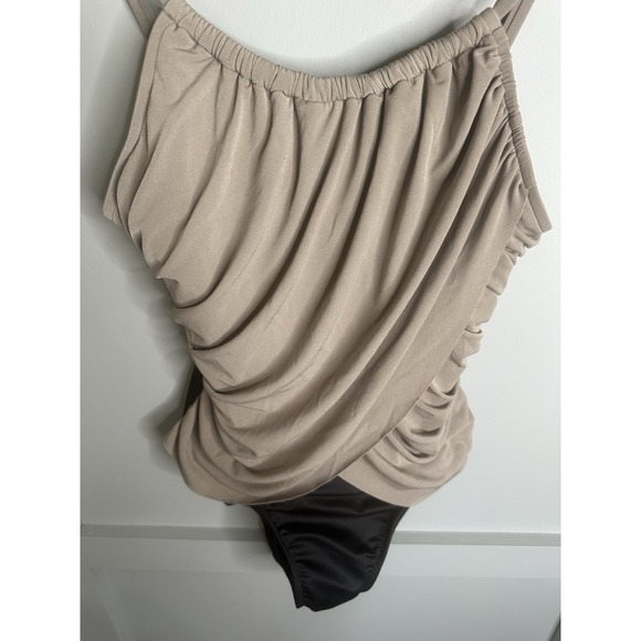 Magic Suit by Miraclesuit Lisa Taupe Gray Black Slimming One Piece Swimsuit Sz 8 - Picture 3 of 8